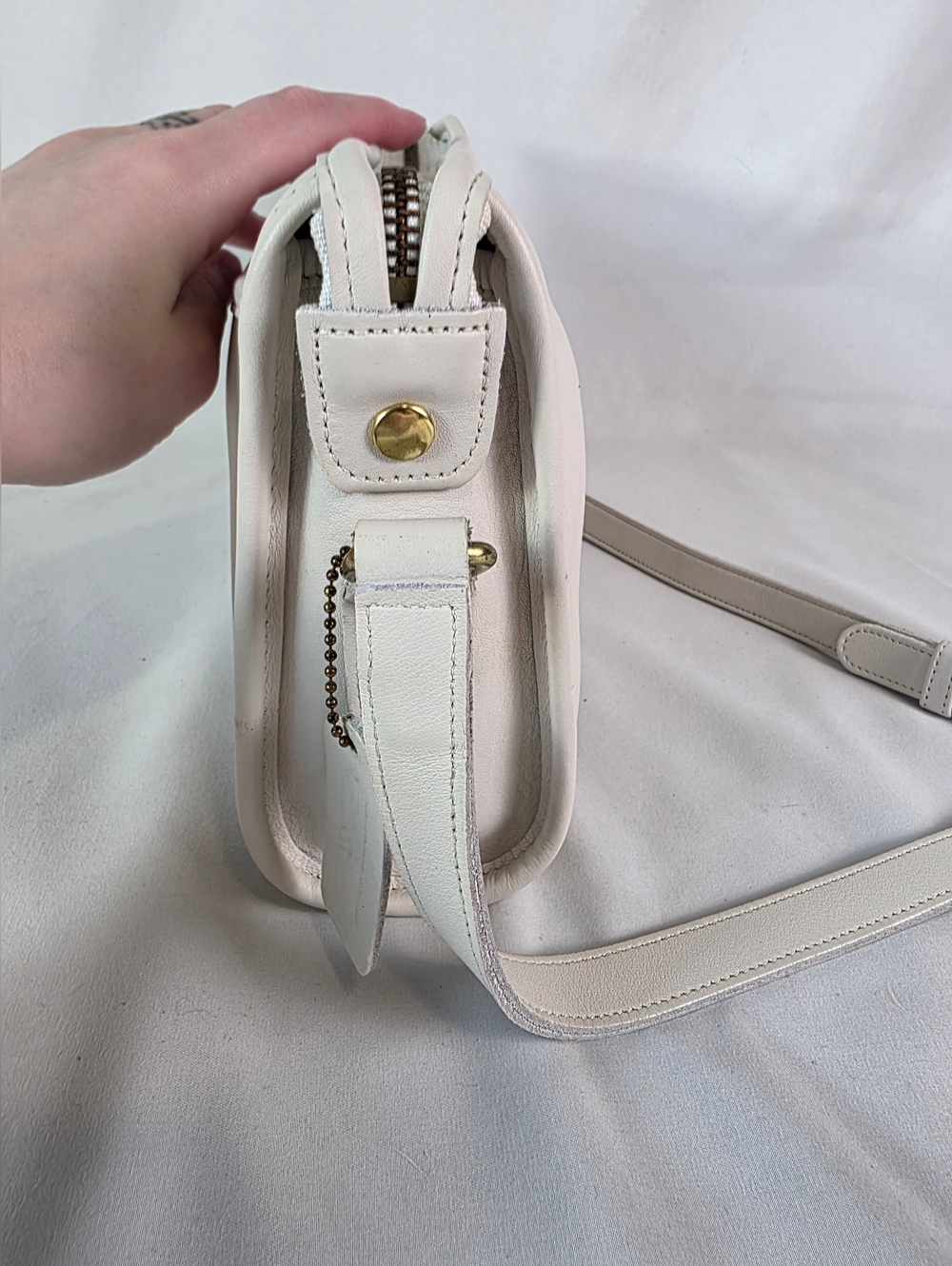Vintage Coach Taylor 9944 White Leather Crossbody Bag Purse Bridal Wedding - Picture 2 of 15
